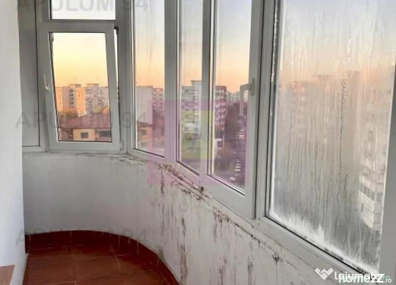 Apartament cu 3 camere decomandat în Sebastian