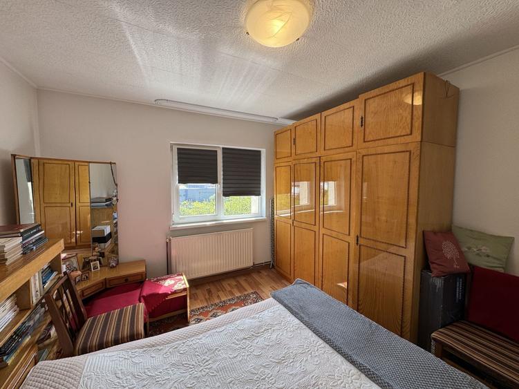 Apartament decomandat cu 3 camere in Florilor, strada Crinului - 19