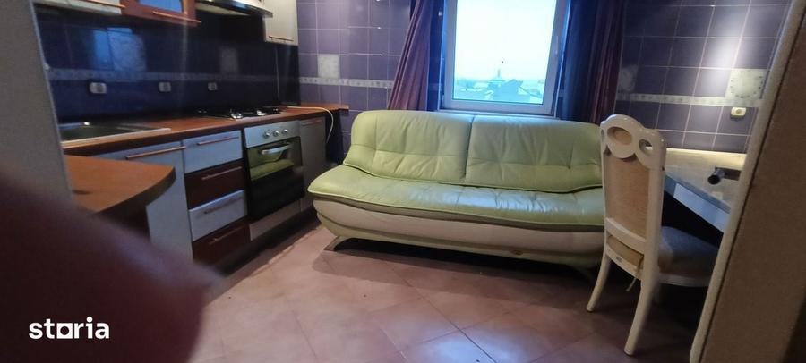 Casă cu 5 camere cu Teren 500 Mp în Dobroești