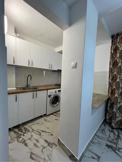 Garsonieră decomandată în Central