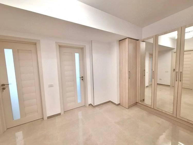 Apartament cu 4 camere decomandat în Craiovei
