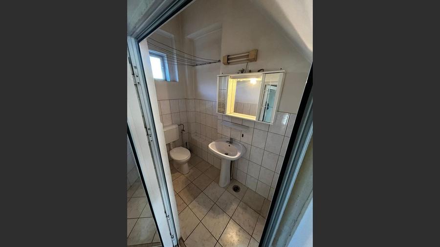 Casă cu 6 camere cu Canalizare în Malul Mureșului