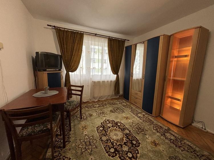 Apartament cu 2 camere decomandat în Exterior Vest