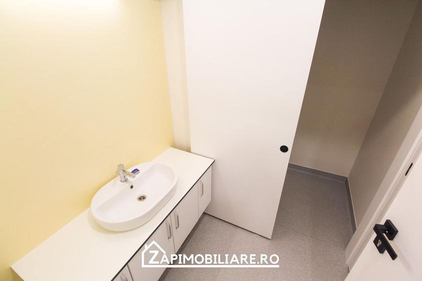 Birou, de 146.36999511719 mp, în Semicentral