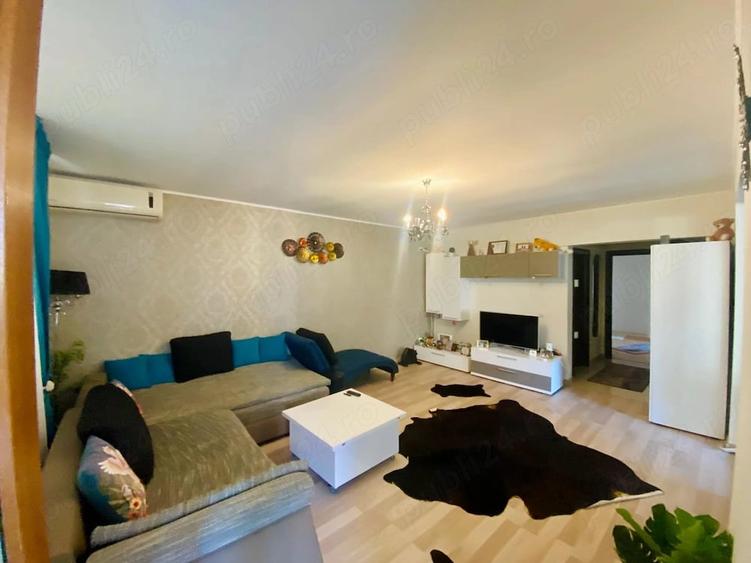 Apartament cu 3 camere semidecomandat în Central