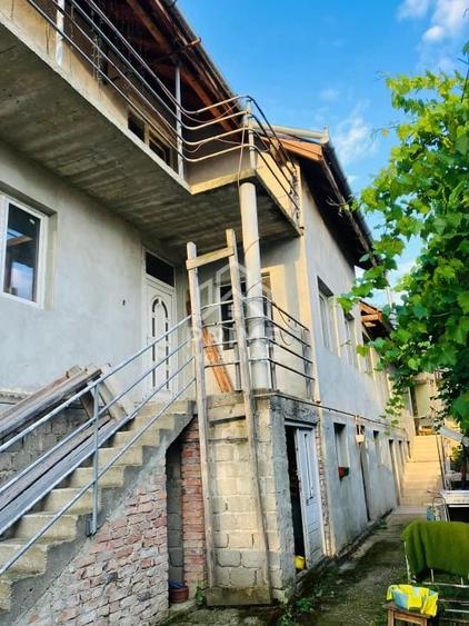 Casă cu 3 camere cu Teren 1513 Mp în Central