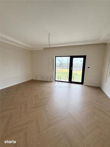 Casă cu 4 camere cu Teren 290 Mp în Central