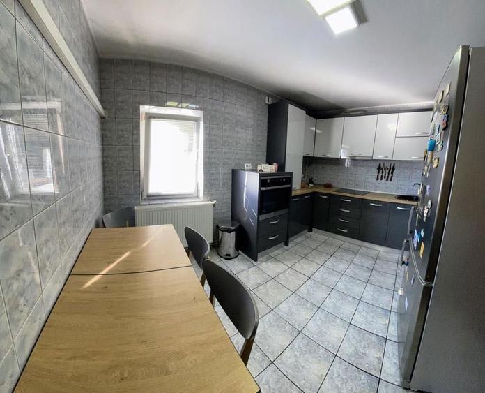 Apartament cu 3 camere decomandat în Mircea-Vodă