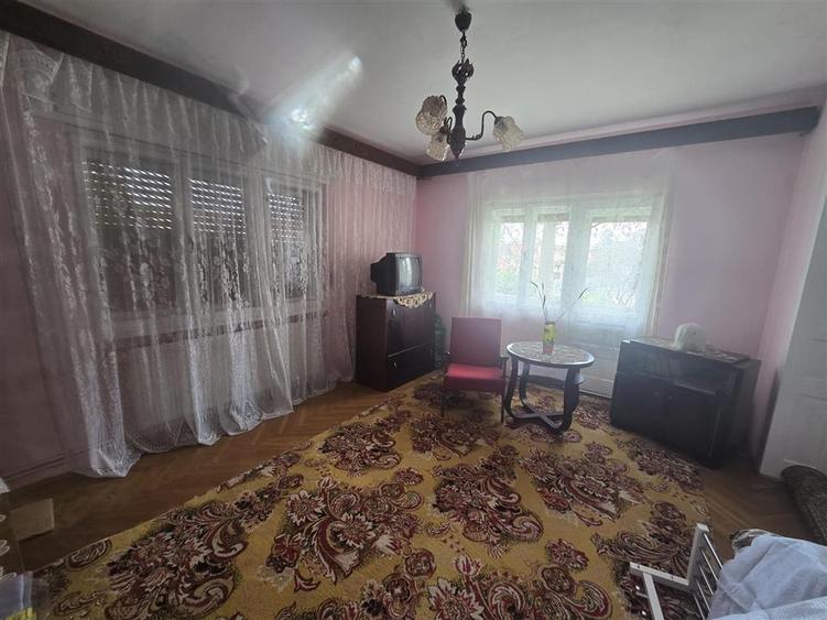 Duplex cu 5 camere cu Canalizare în Central
