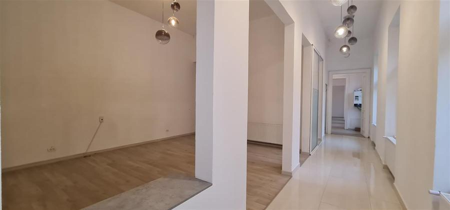 Birou, de 146 mp, în Ultracentral