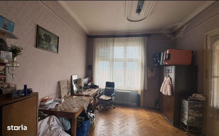 Apartament cu 4 camere în Sub Arini