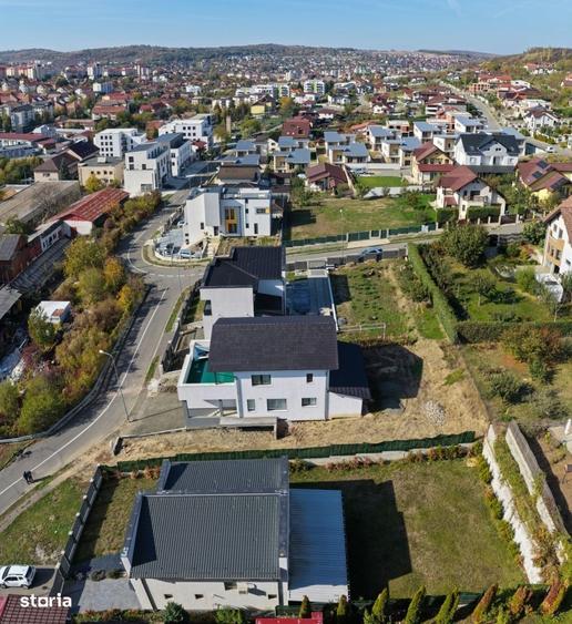Casă cu 4 camere în Stana