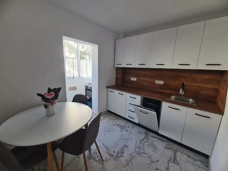 Apartament cu 3 camere decomandat în Alfa