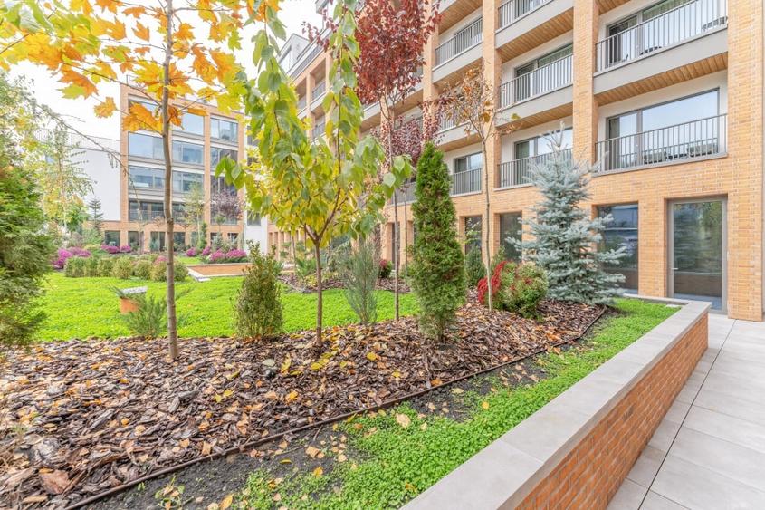 Apartament cu 3 camere decomandat, mobilat în Central