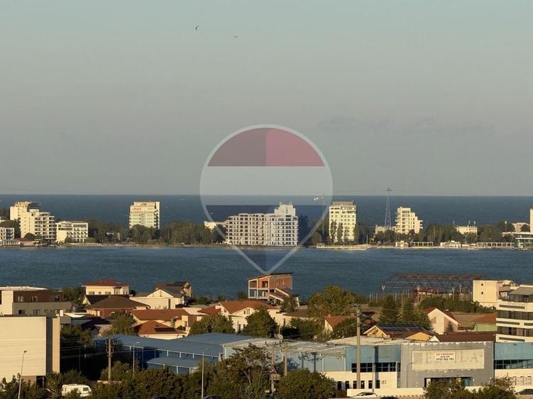 Penthouse cu 3 camere decomandat, mobilat în Tomis Plus