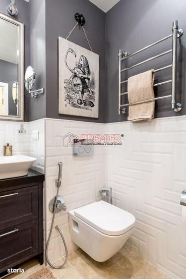 Apartament cu 4 camere decomandat în Metalurgiei