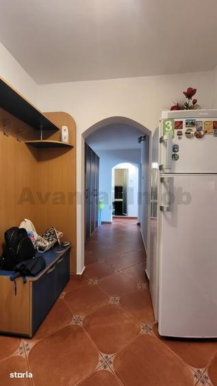 Apartament cu 3 camere în Crângași