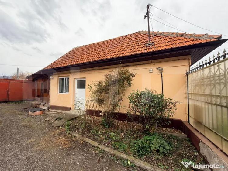 Casă cu 7 camere cu Teren 2285 Mp în Tohanu Vechi