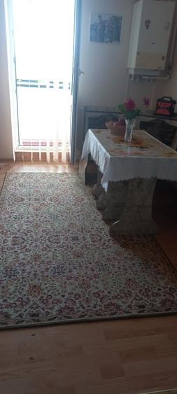 Apartament cu 2 camere semidecomandat, mobilat în Central