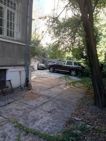 Casă cu 10 camere cu Canalizare în P-ța Dorobanți