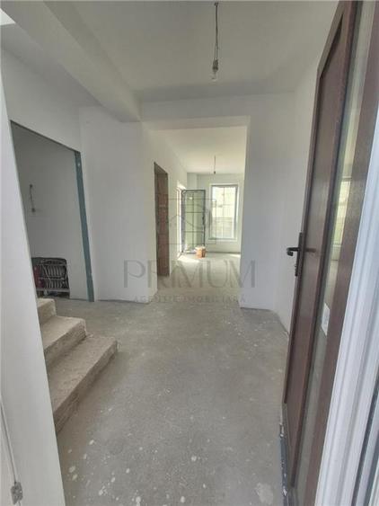 Duplex cu 4 camere cu Canalizare în Moșnița Nouă