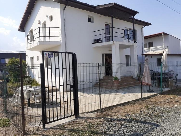 Casă cu 4 camere în Costinești