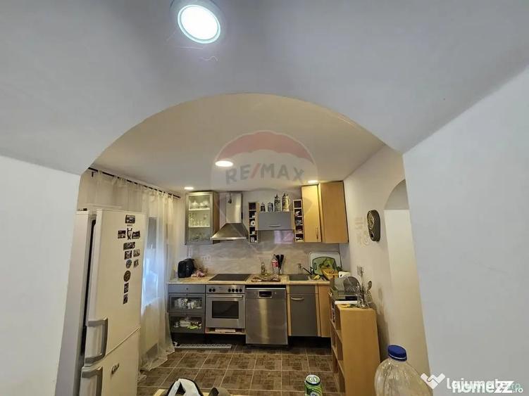 Casă cu 7 camere cu Teren 1134 Mp în Tarcău