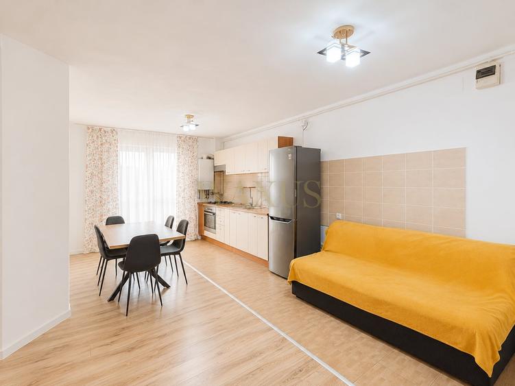 Apartament cu 3 camere semidecomandat, mobilat în Florești