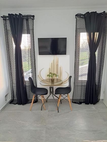 Casă individuală cu 10 camere cu Piscina în Giarmata