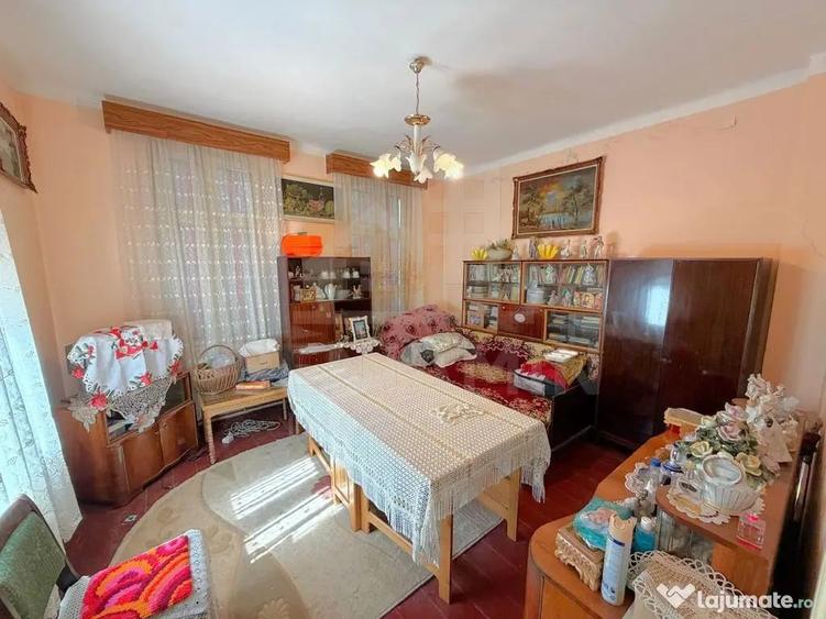 Casă cu 4 camere cu Teren 273 Mp în Central