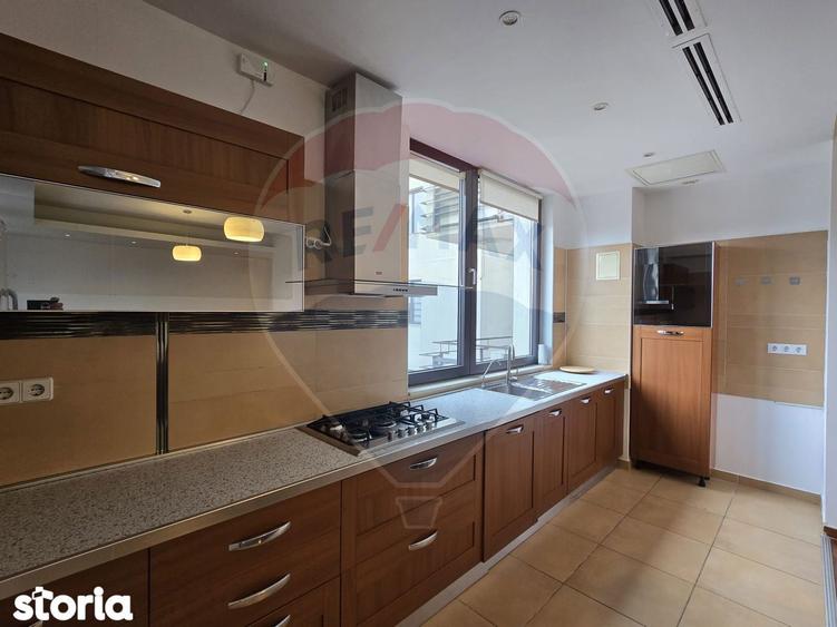 Apartament cu 4 camere decomandat, mobilat în Pipera