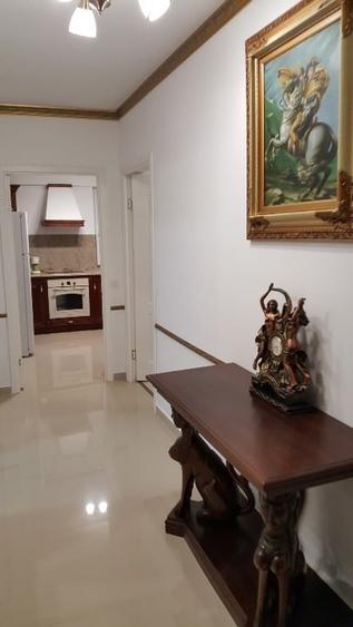 Apartament cu 2 camere decomandat, mobilat în Central