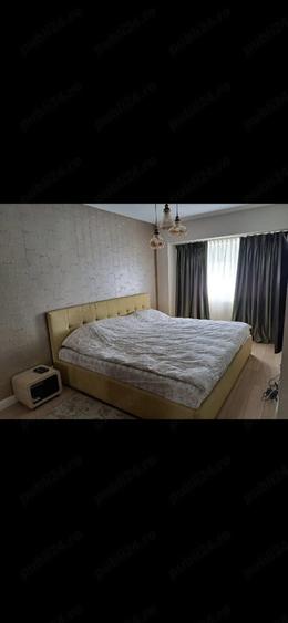 Apartament cu 4 camere decomandat, mobilat în Victoriei