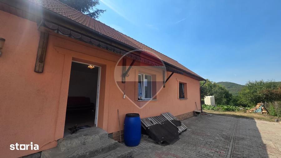Casă cu 2 camere cu Teren 536 Mp în Central