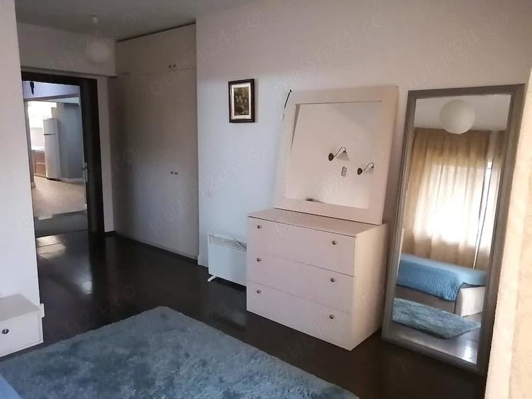 Apartament cu 4 camere decomandat în Plopilor