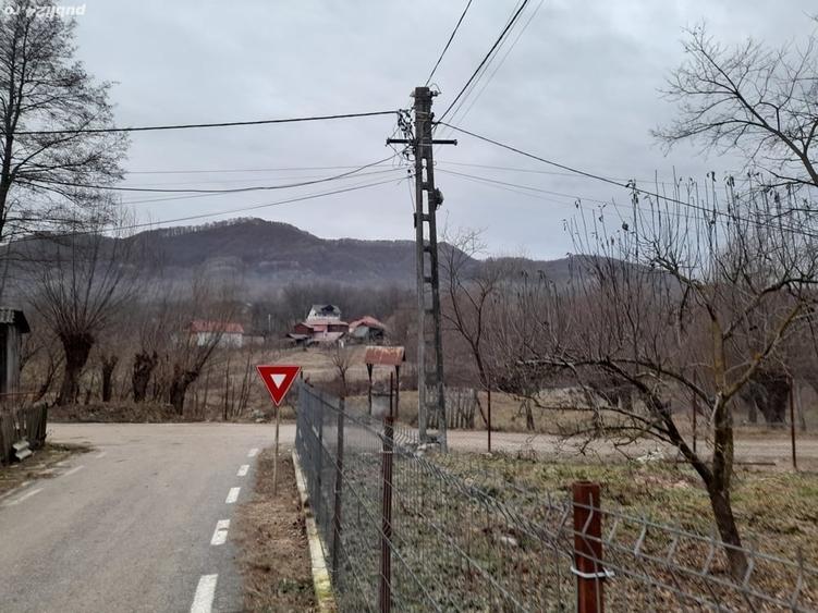 Casă cu 5 camere în Corbșori