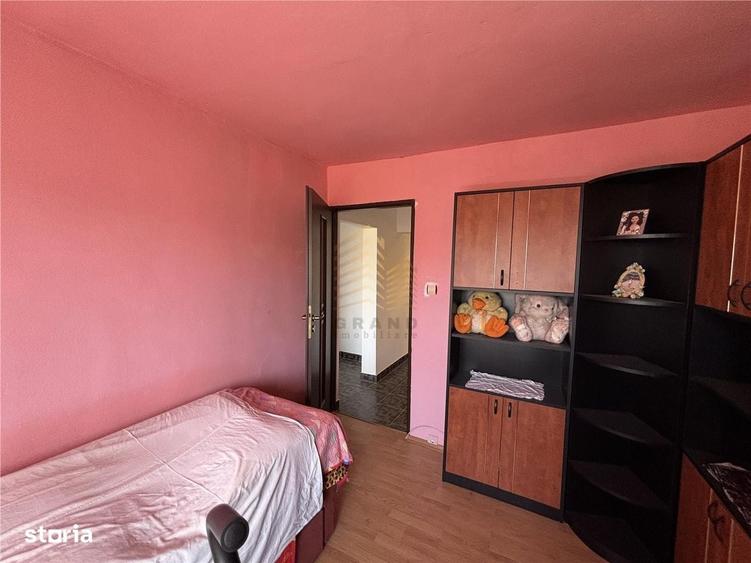 Casă cu 3 camere în Ciupercenii Noi