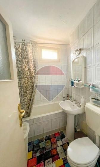 Apartament cu 2 camere semidecomandat în 1 Mai