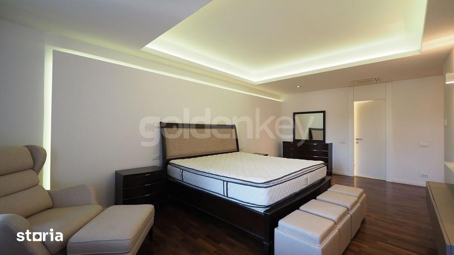 Apartament cu 5 camere în Aviatorilor