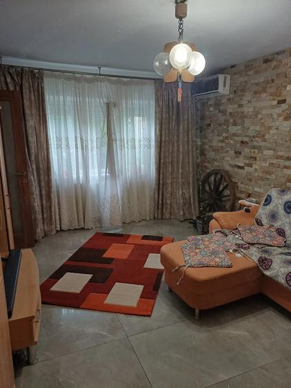 Apartament cu 2 camere decomandat în Rovine