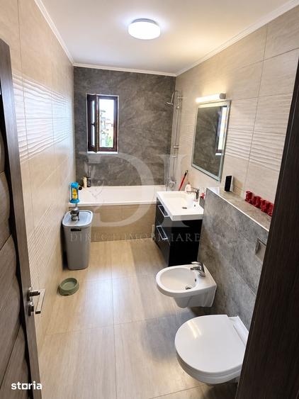 Apartament cu 3 camere decomandat în Florești