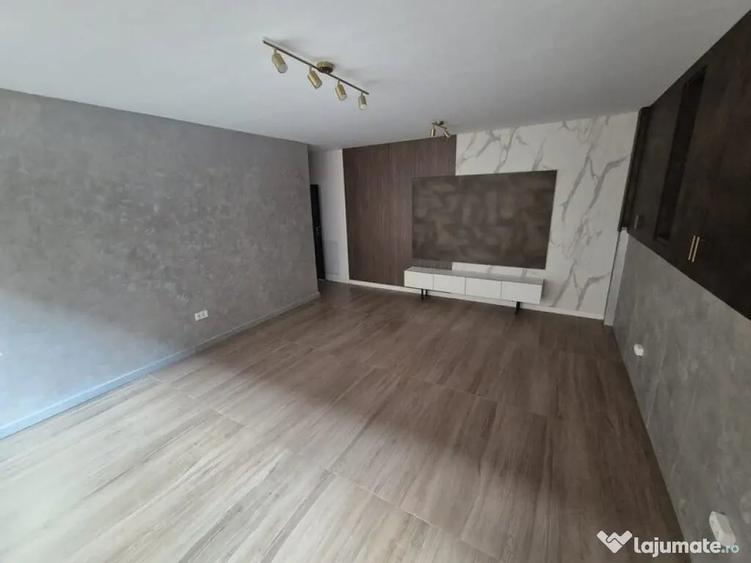 Casă cu 8 camere cu Teren 200 Mp în Parcul Carol