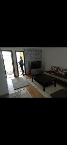 Apartament cu 3 camere decomandat în Glina