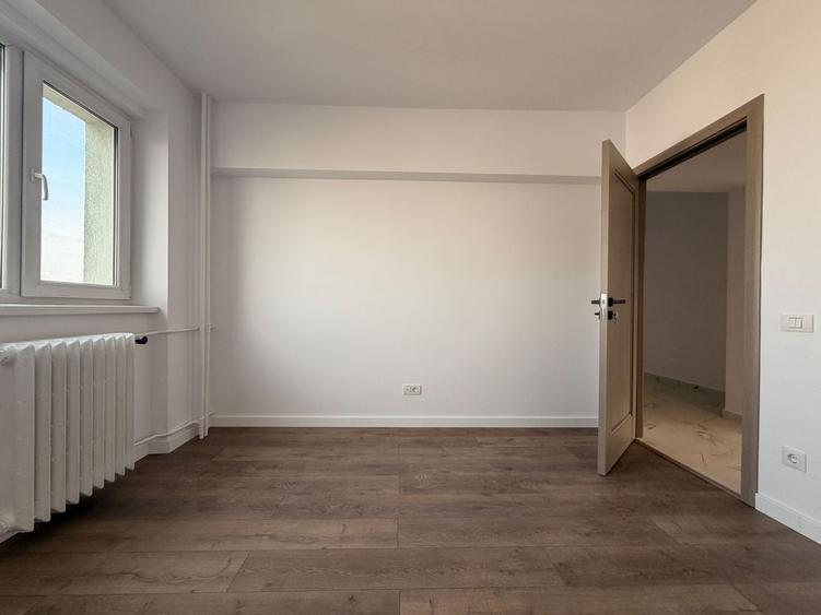 Apartament cu 3 camere decomandat în Titulescu