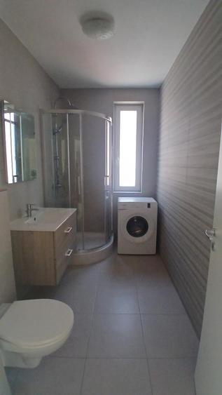 Apartament cu 2 camere decomandat în Girocului