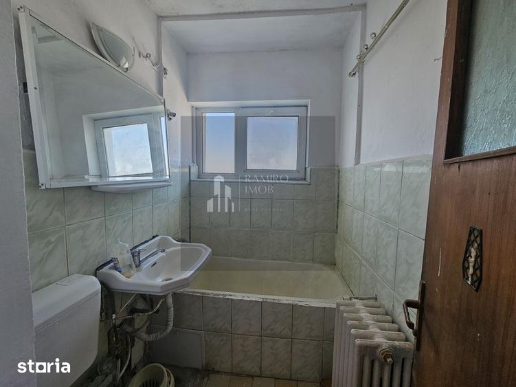 Apartament cu 3 camere decomandat în Giurgiului