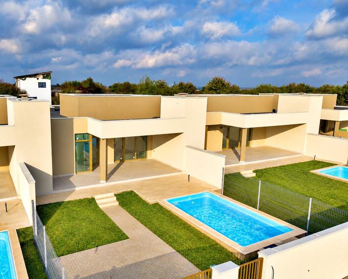 Casă cu 3 camere cu Piscina în Agigea