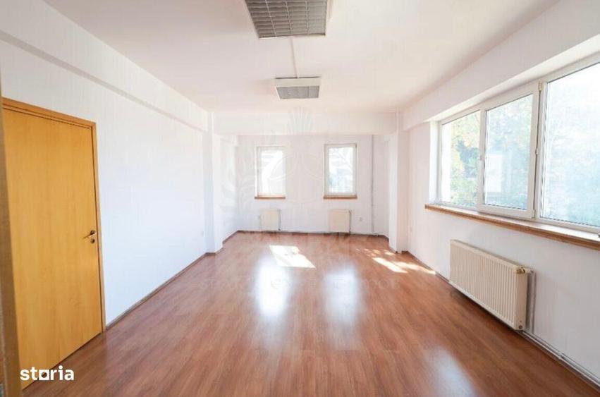 Spațiu comercial, de 470 mp, în Mihai Bravu