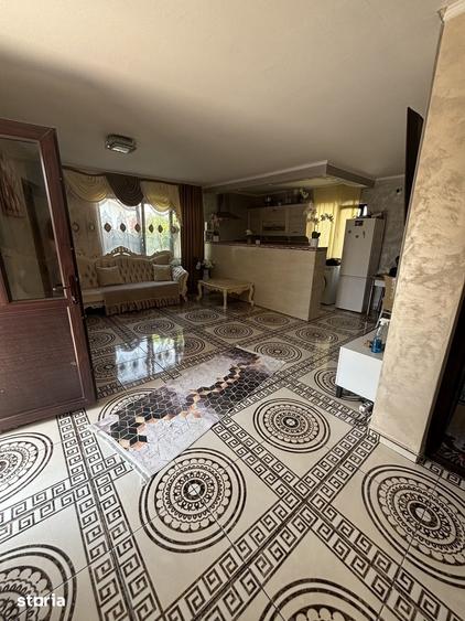 Casă cu 3 camere cu Teren 180 Mp în Central