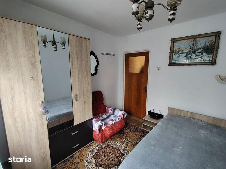 Apartament cu 3 camere în Micro 4